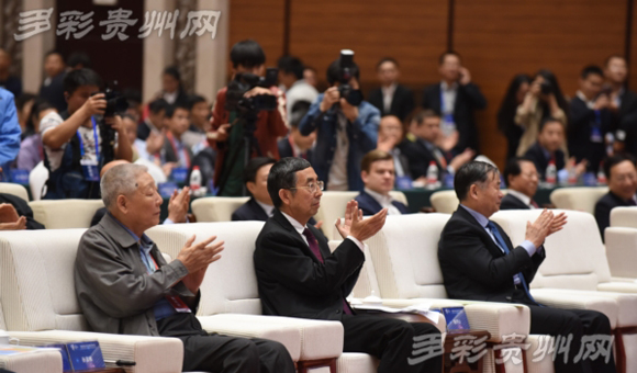 �μӿ�Ļʽ���쵼������